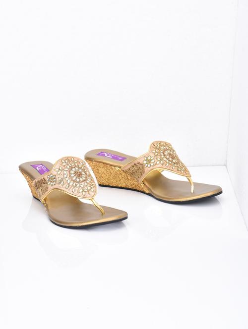 Gold sequined faux leather wedges - 10171105 - Very Small Image - 1