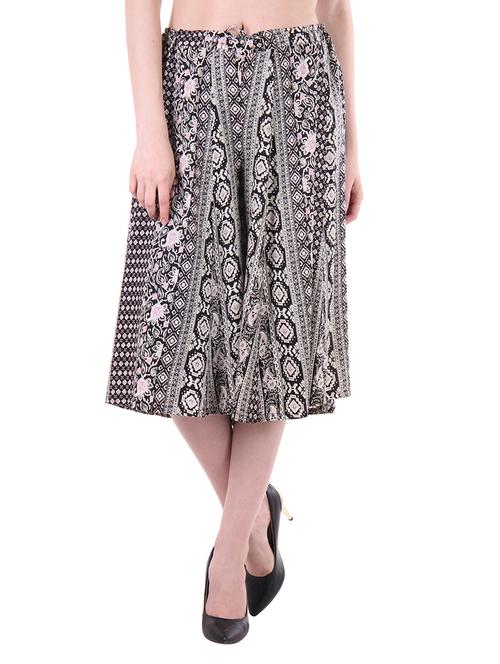 black cotton capris - 10381068 - Very Small Image - 1