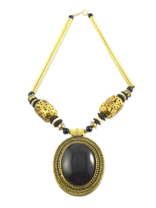 black.golden metal necklace - 10524793 - Very Small Image - 1