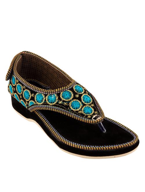 multi colored ethnic sandals - 10539618 - Very Small Image - 1