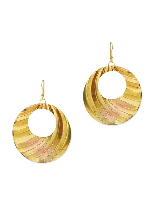 golden metal earring - 10588615 - Very Small Image - 1