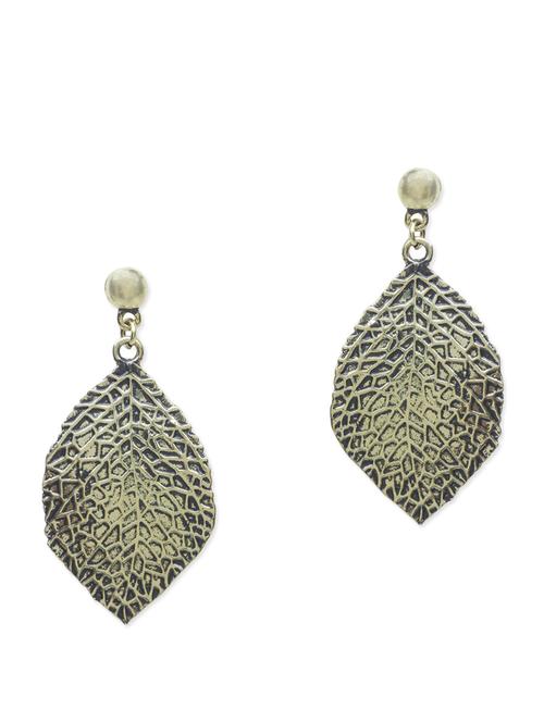 gold metal earring - 10621663 - Very Small Image - 1
