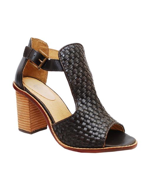 brown leather ankle strap sandals - 10679307 - Very Small Image - 1