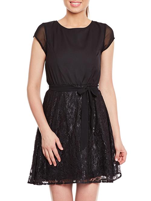 white polyester dress - 10734093 - Very Small Image - 1