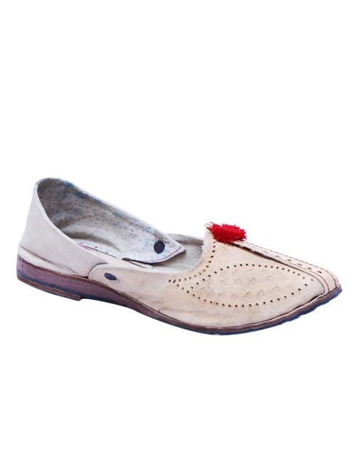 brown leather jutis & mojaris - 10740899 - Very Small Image - 1