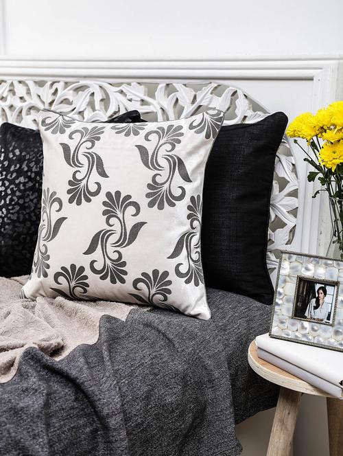 white printed cushion cover - 1084936 - Very Small Image - 1