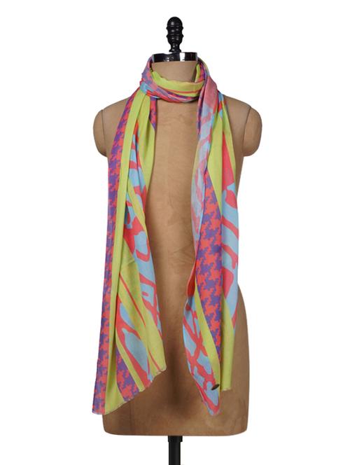 Multicolored abstract printed Cotton Scarf - 1096696 - Very Small Image - 1