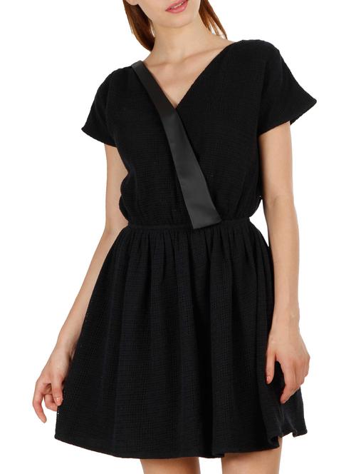 overlap neck flared mesh dress - 1111006 - Very Small Image - 1