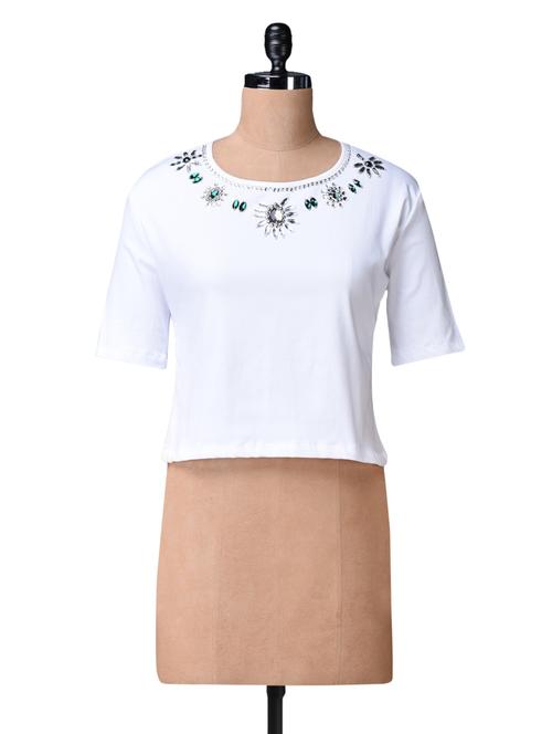 white round neck embellished top - 1111880 - Very Small Image - 1