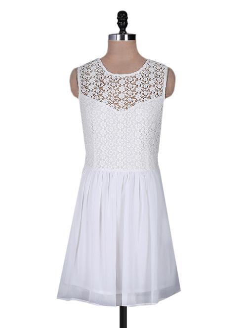 white plain gather georgette top - 1124907 - Very Small Image - 1