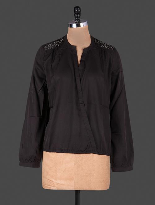 Black plain gathers full sleeves top - 1132321 - Very Small Image - 1