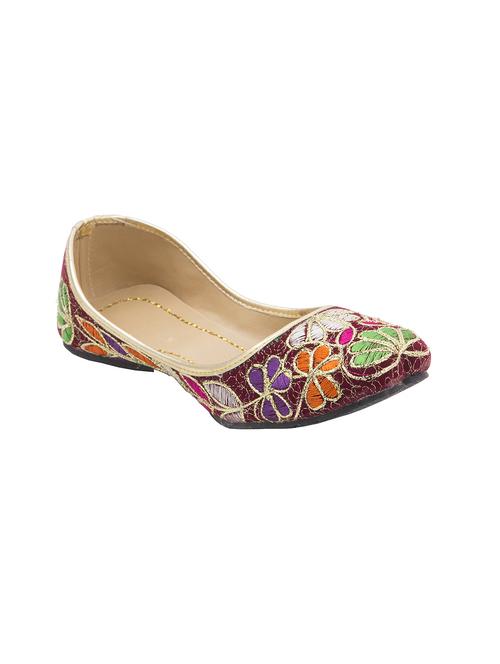 maroon fabric slip on jutis & mojaris - 11527216 - Very Small Image - 1