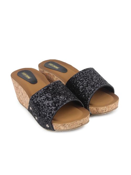 black wedge - 11703833 - Very Small Image - 1