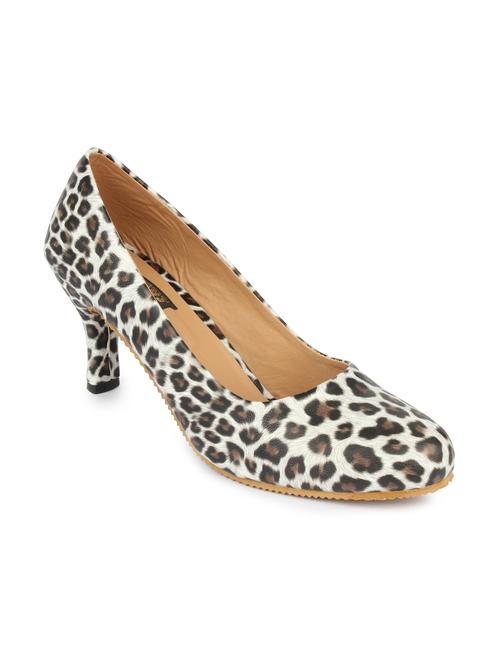white casual pump - 11789626 - Very Small Image - 1