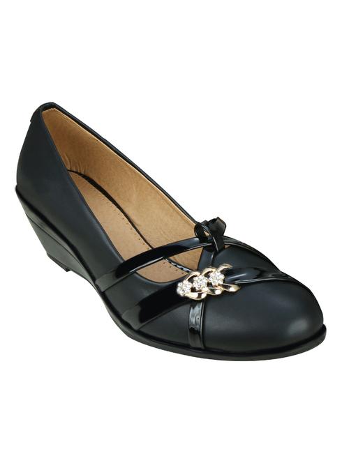 black faux leather slip on sandals - 12096416 - Very Small Image - 1
