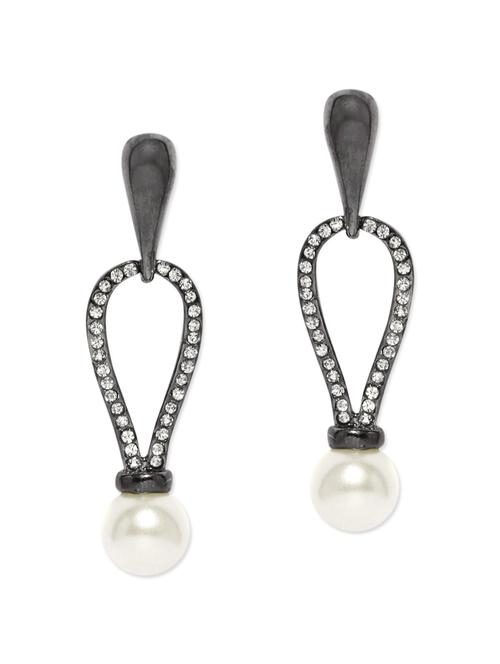 black metal studded earring - 12106672 - Very Small Image - 1