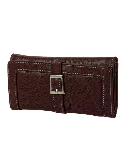 brown leather textured clutch - 12186147 - Very Small Image - 1