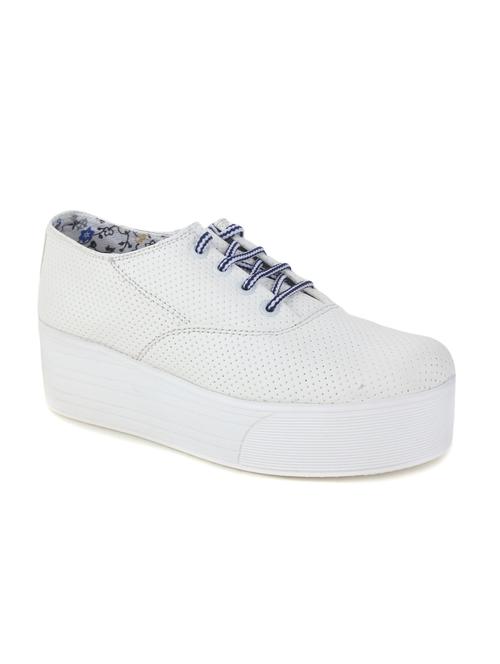 white fabric sneakers - 12206360 - Very Small Image - 1