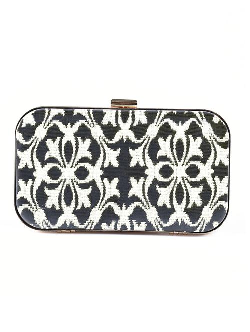 multi colored cotton clutch - 12246598 - Very Small Image - 1