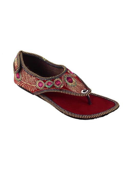red fabric slip on kolhapuris - 12346573 - Very Small Image - 1