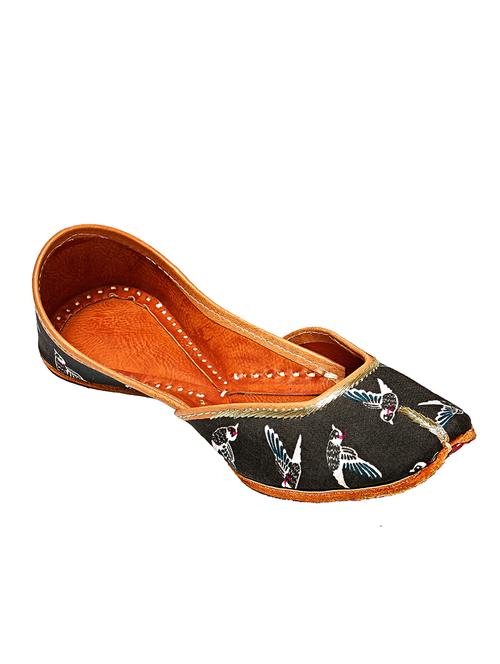 black slip on jutis - 12458434 - Very Small Image - 1