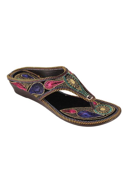 black fabric kolhapuris - 12835476 - Very Small Image - 1