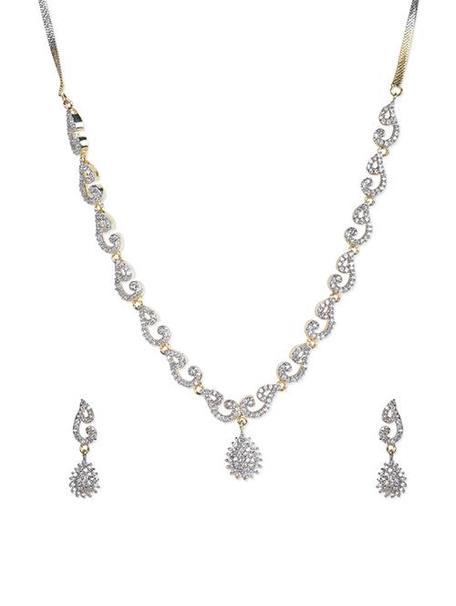 gold metal short necklace - 13048689 - Very Small Image - 1