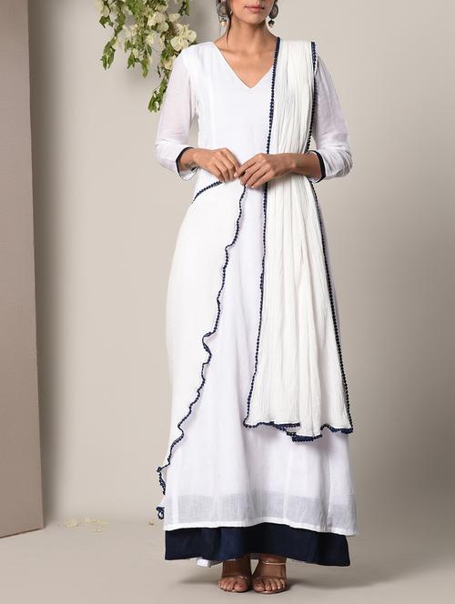 Crinkled plain cotton white dupatta - 13266603 - Very Small Image - 1