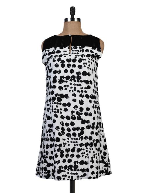 black and white polycrepe printed shift dress - 1327517 - Very Small Image - 1