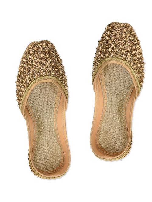 gold embellished leather juttis - 13422692 - Very Small Image - 1