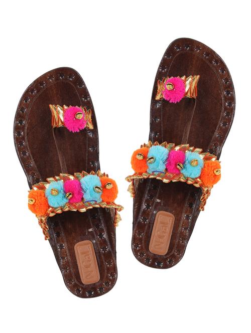 multi colored leatherette one toe kolhapuris - 13687490 - Very Small Image - 1