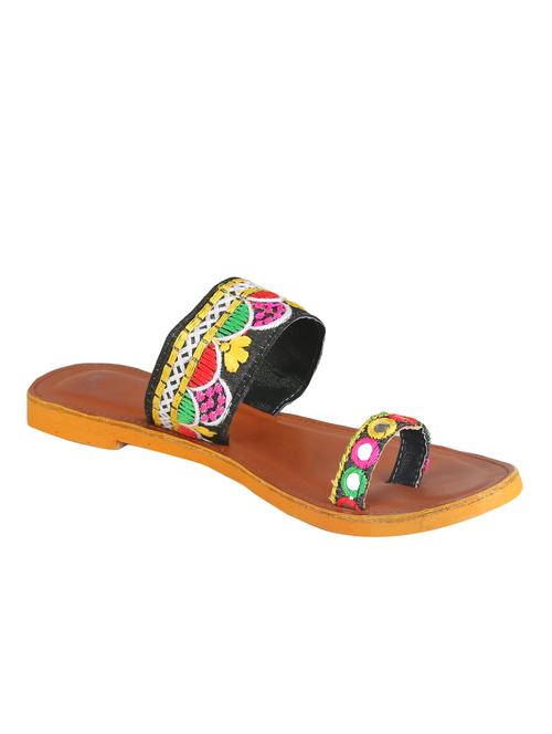 beige one toe kolhapuri - 13748478 - Very Small Image - 1