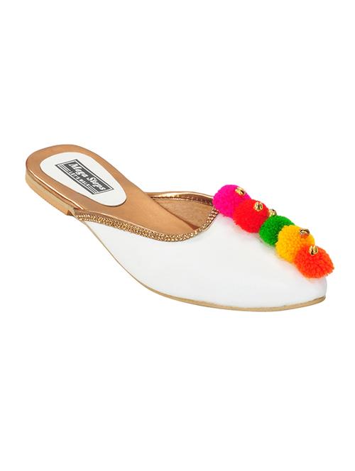 white slip on jutis - 13776138 - Very Small Image - 1