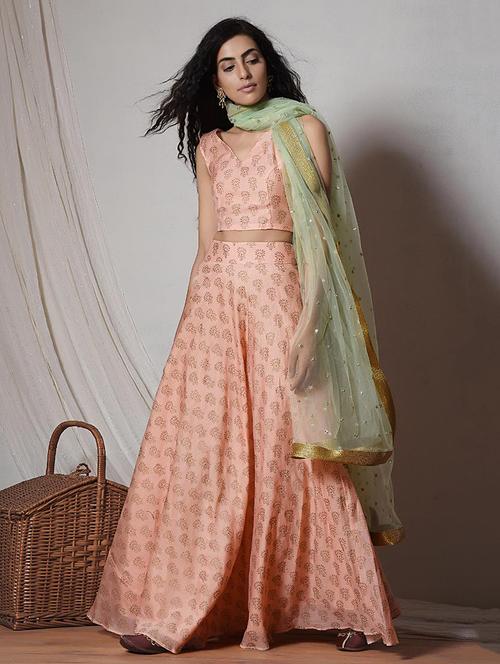 TrueBrowns Pure chanderi golden flower booti peach flared lehenga - 14068681 - Very Small Image - 1
