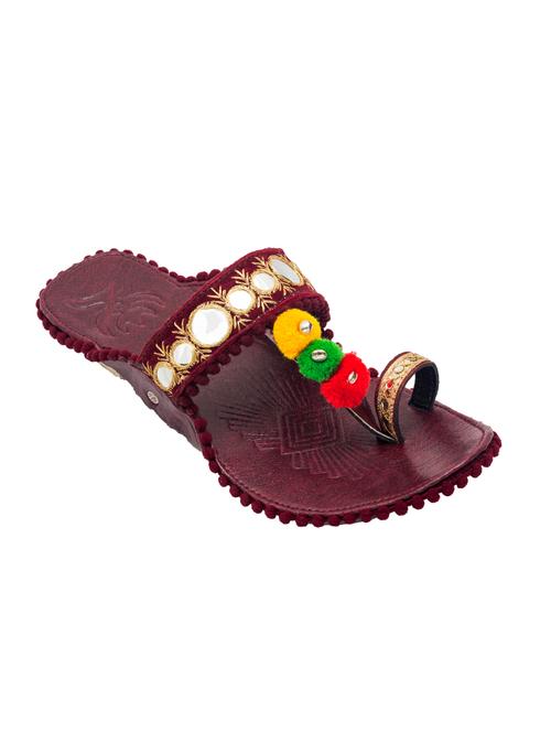 maroon fabric ethnic kolhapuris - 14077262 - Very Small Image - 1