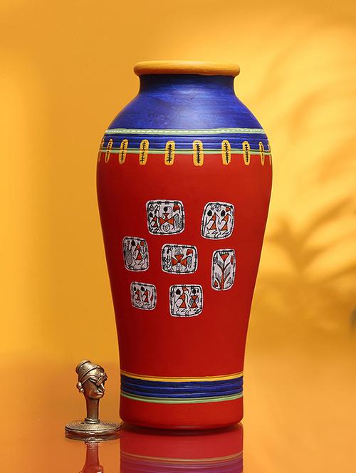 'warli in frames' elongated urn shaped terracotta vase - 14175912 - Very Small Image - 1