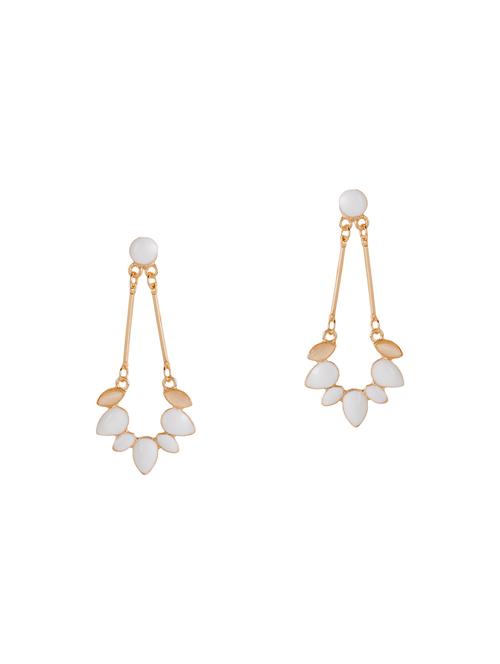 white metal studs earring - 14228731 - Very Small Image - 1