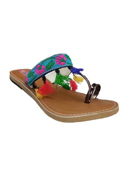 multi colored one toe kolhapuri - 14589049 - Very Small Image - 1