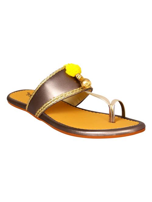 metallic one toe kolhapuri - 15016429 - Very Small Image - 1