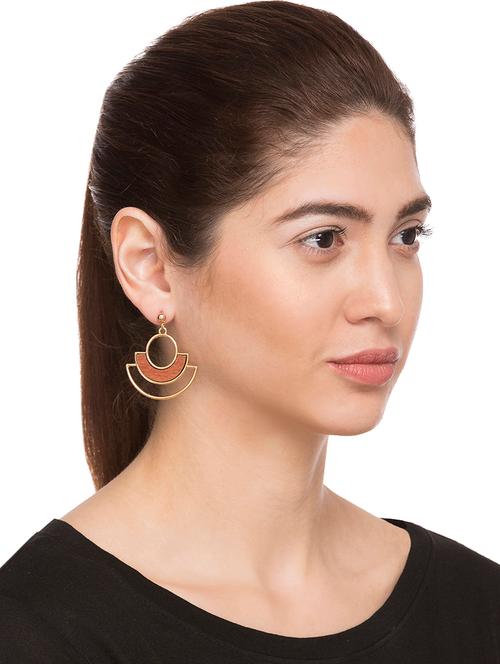 gold metal drop earring - 15146018 - Very Small Image - 1