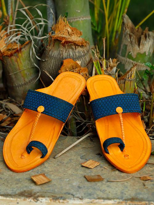 blue one toe kolhapuri - 15272210 - Very Small Image - 1