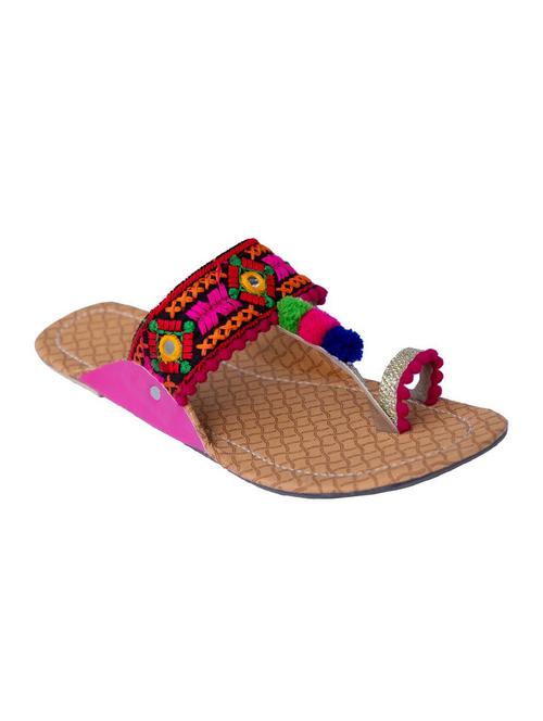 multi colored one toe kolhapuris - 15502350 - Very Small Image - 1