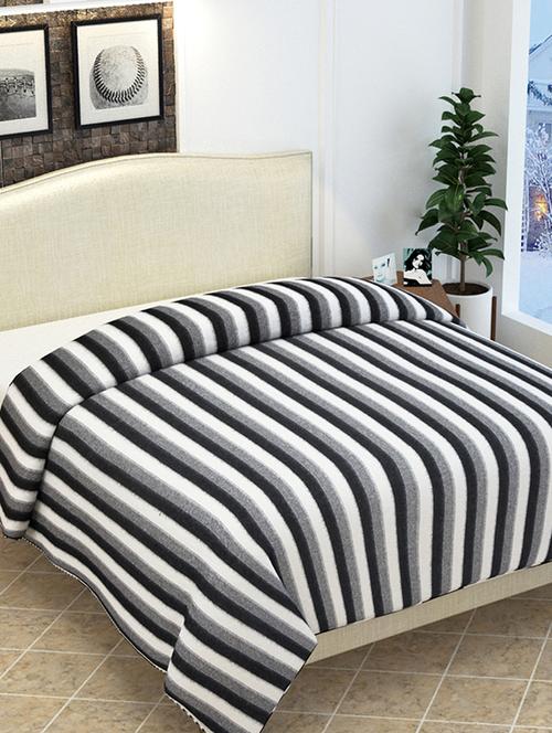 Black and White Stripe Double Bed Ac Fleece Blanket - 15779378 - Very Small Image - 1