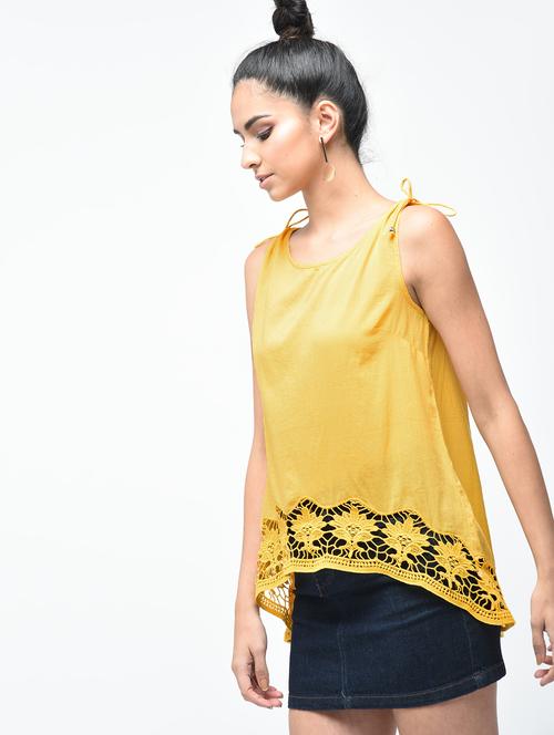 crochet hem tie back top - 15882539 - Very Small Image - 1