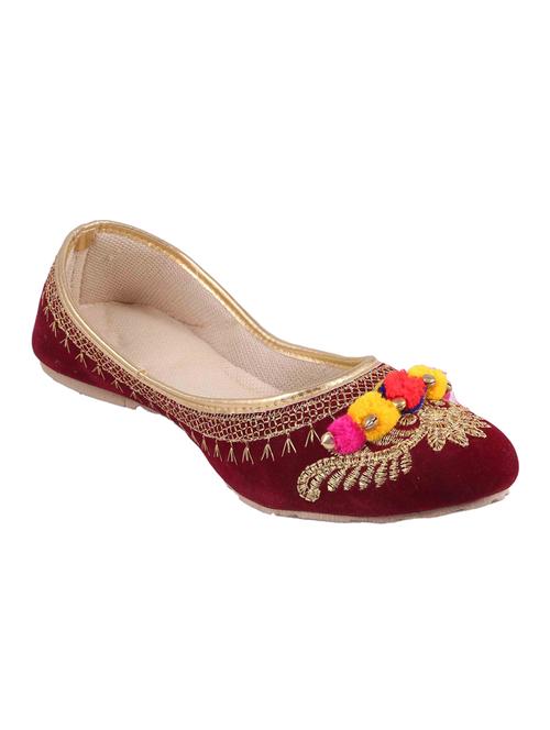 red slip on jutis - 16356435 - Very Small Image - 1