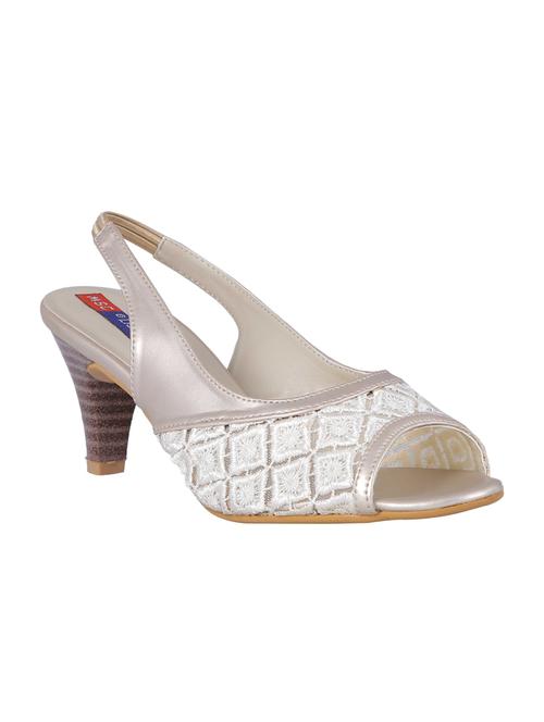 white back strap sandals - 16390765 - Very Small Image - 1