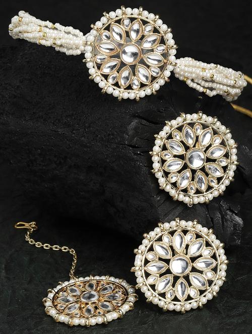 pearl beaded gold plated kundan earring and maang tikka set - 18635796 - Very Small Image - 1