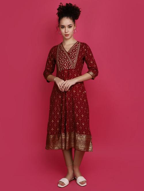 maroon three quarter sleeve straight kurta - 20685934 - Very Small Image - 1