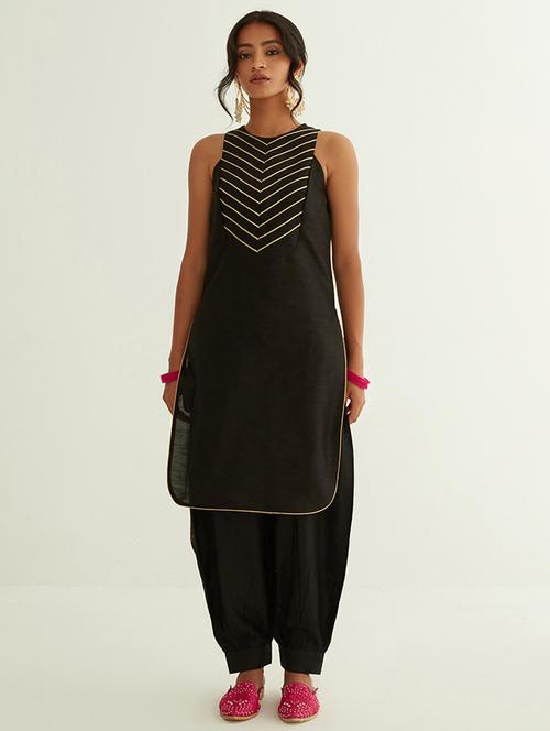 black solid with work straight kurta - 21459283 - Very Small Image - 1