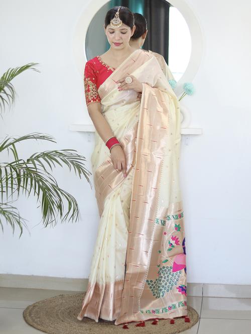 women self design banarasi silk saree with blouse - 21720930 - Very Small Image - 1